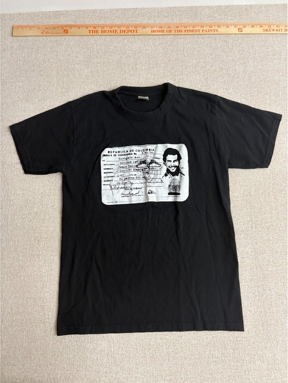 Pablo Escobar Republica De Colombia Mugshot Graphic T-Shirt Black Mens Medium